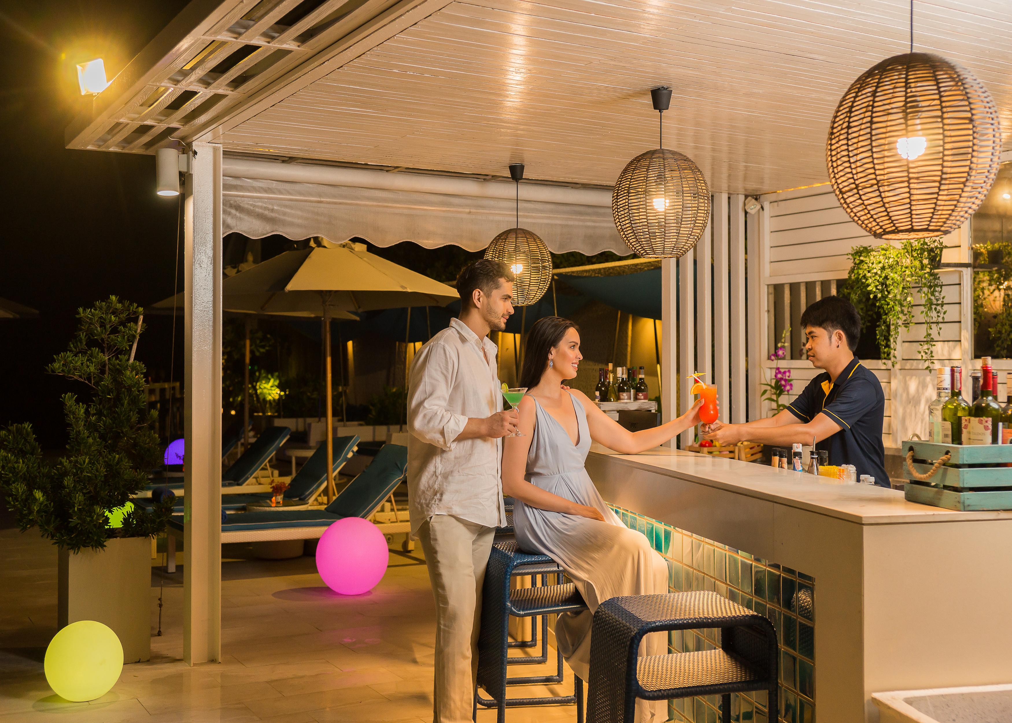 The Rock Hua Hin Beachfront Spa Resort Екстериор снимка