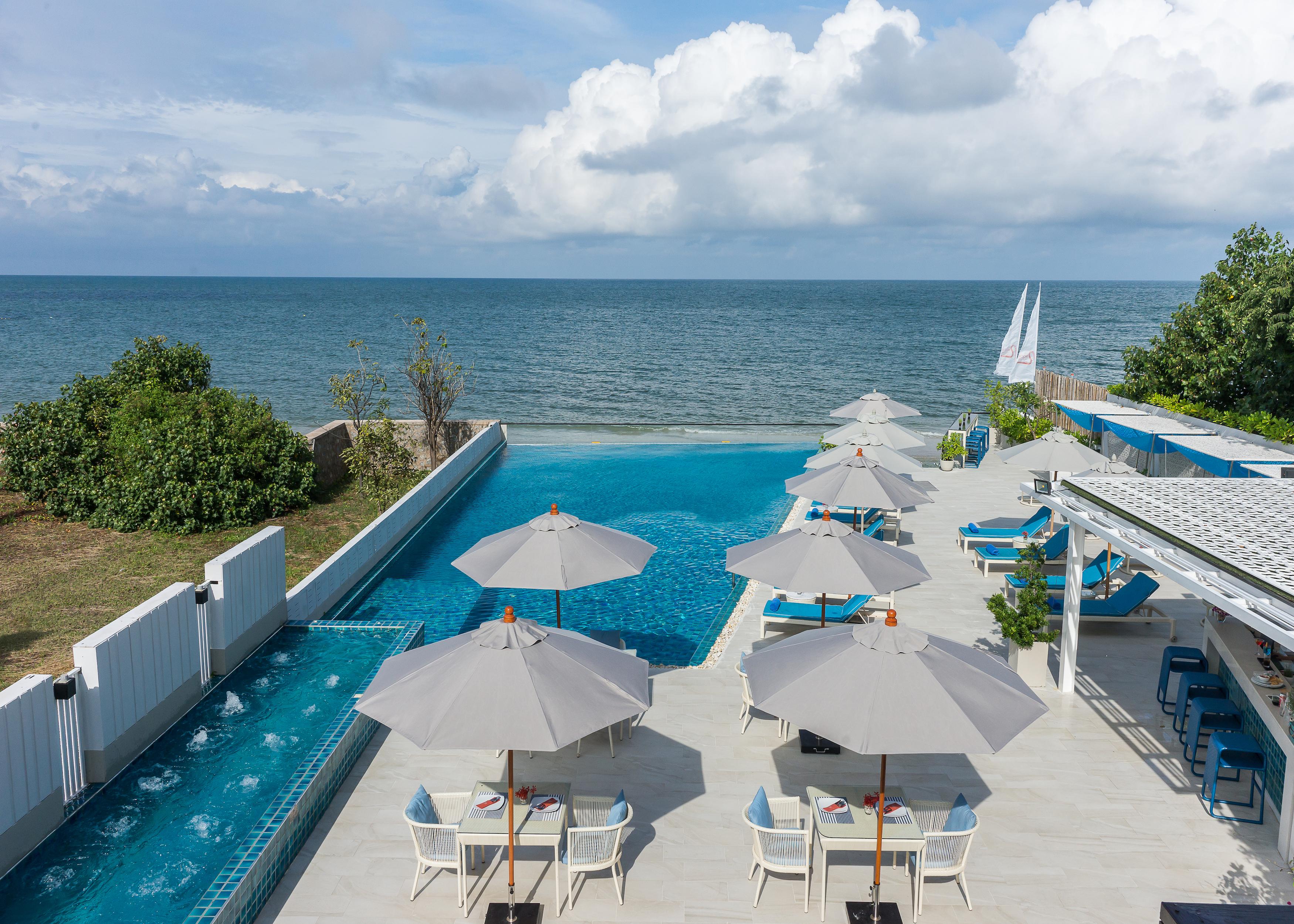 The Rock Hua Hin Beachfront Spa Resort Екстериор снимка
