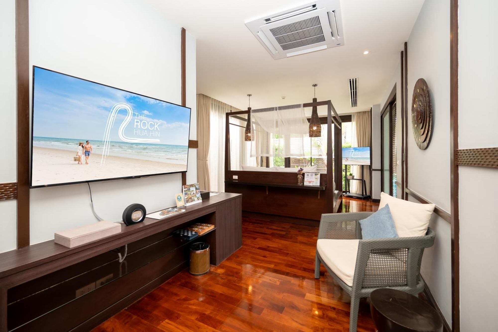 The Rock Hua Hin Beachfront Spa Resort Екстериор снимка