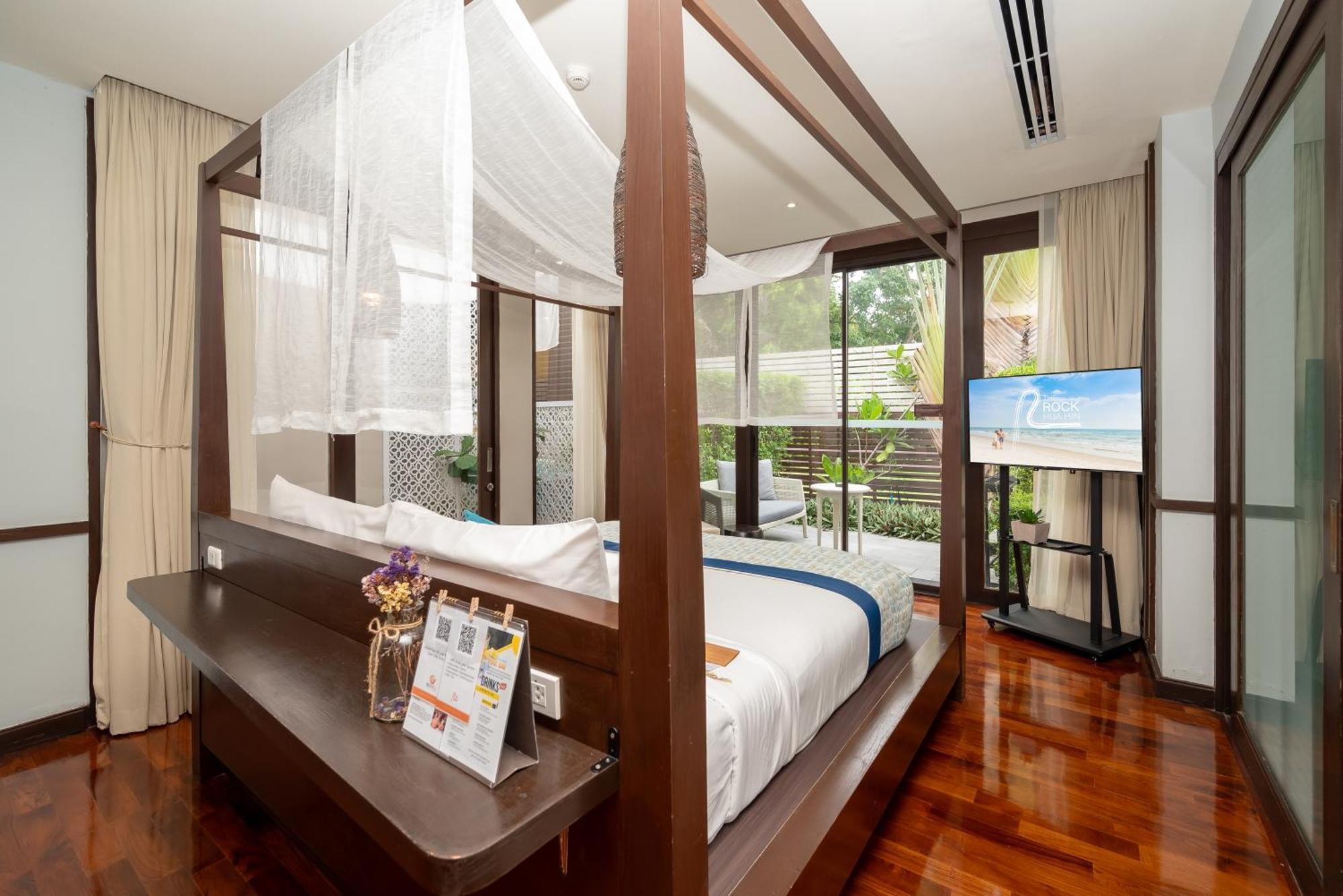 The Rock Hua Hin Beachfront Spa Resort Екстериор снимка
