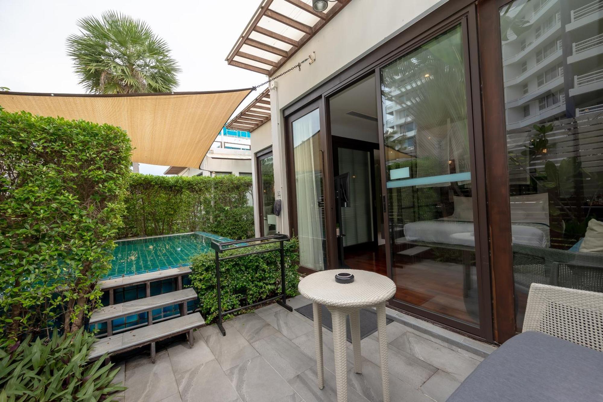 The Rock Hua Hin Beachfront Spa Resort Екстериор снимка