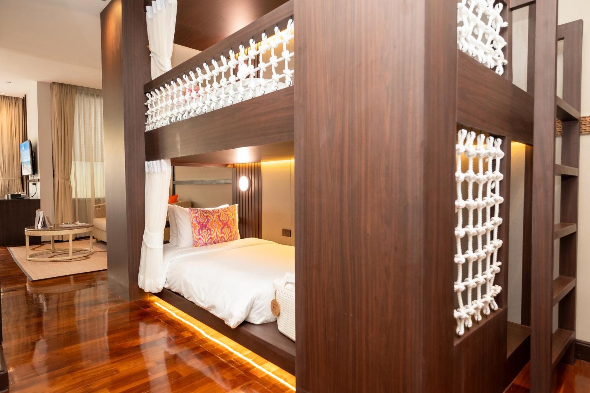 The Rock Hua Hin Beachfront Spa Resort Екстериор снимка