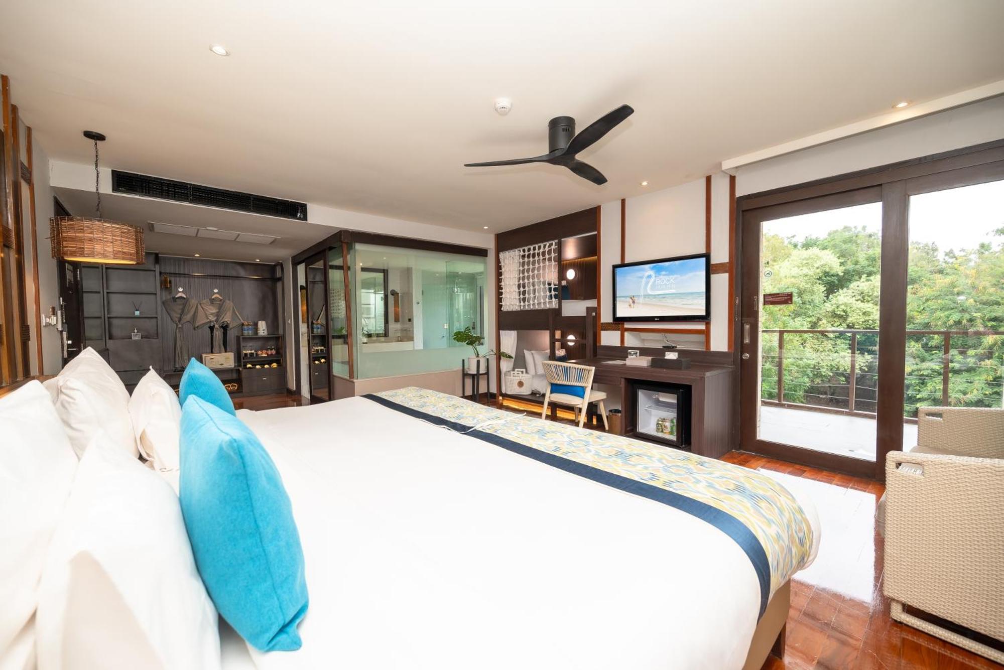 The Rock Hua Hin Beachfront Spa Resort Екстериор снимка
