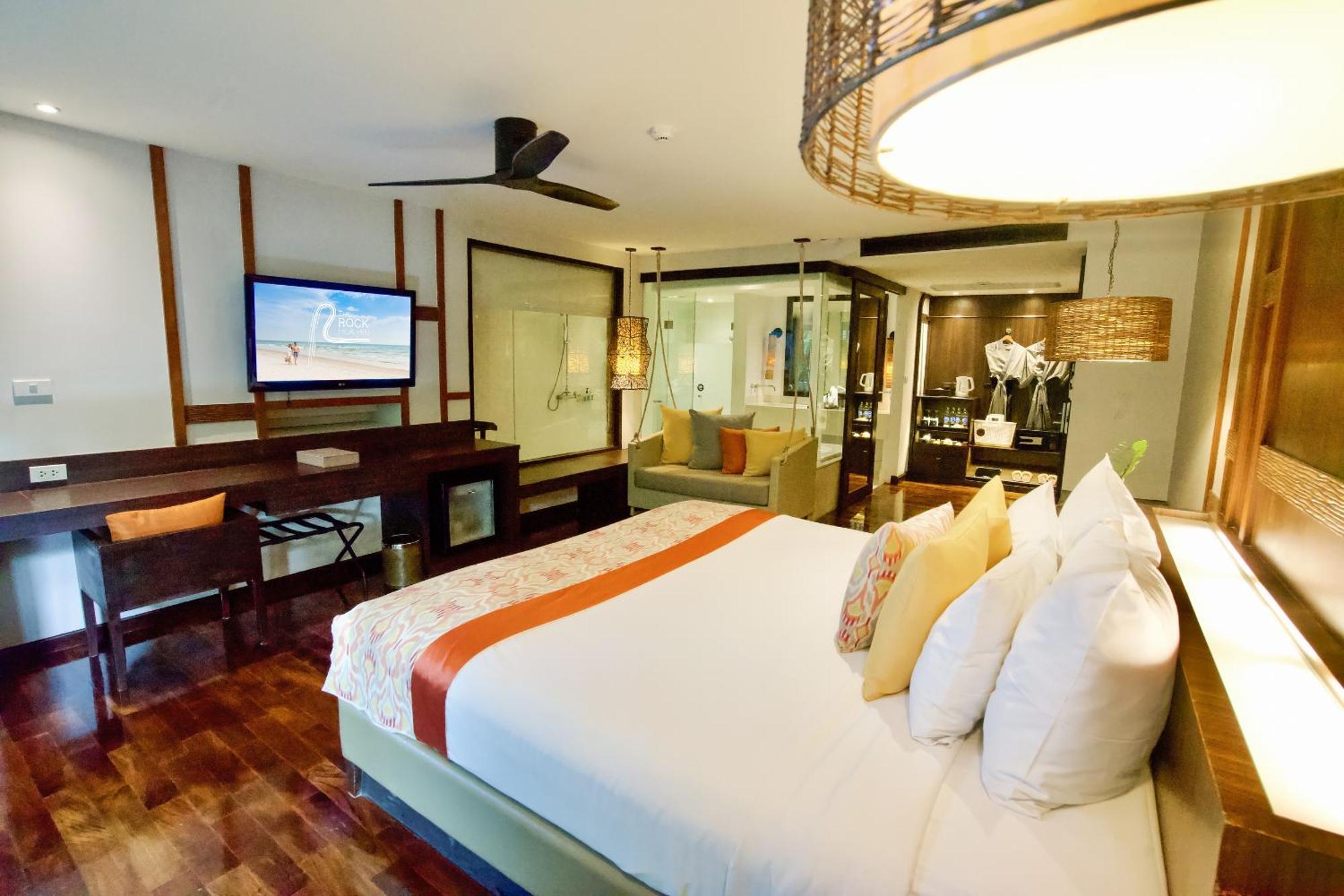 The Rock Hua Hin Beachfront Spa Resort Екстериор снимка